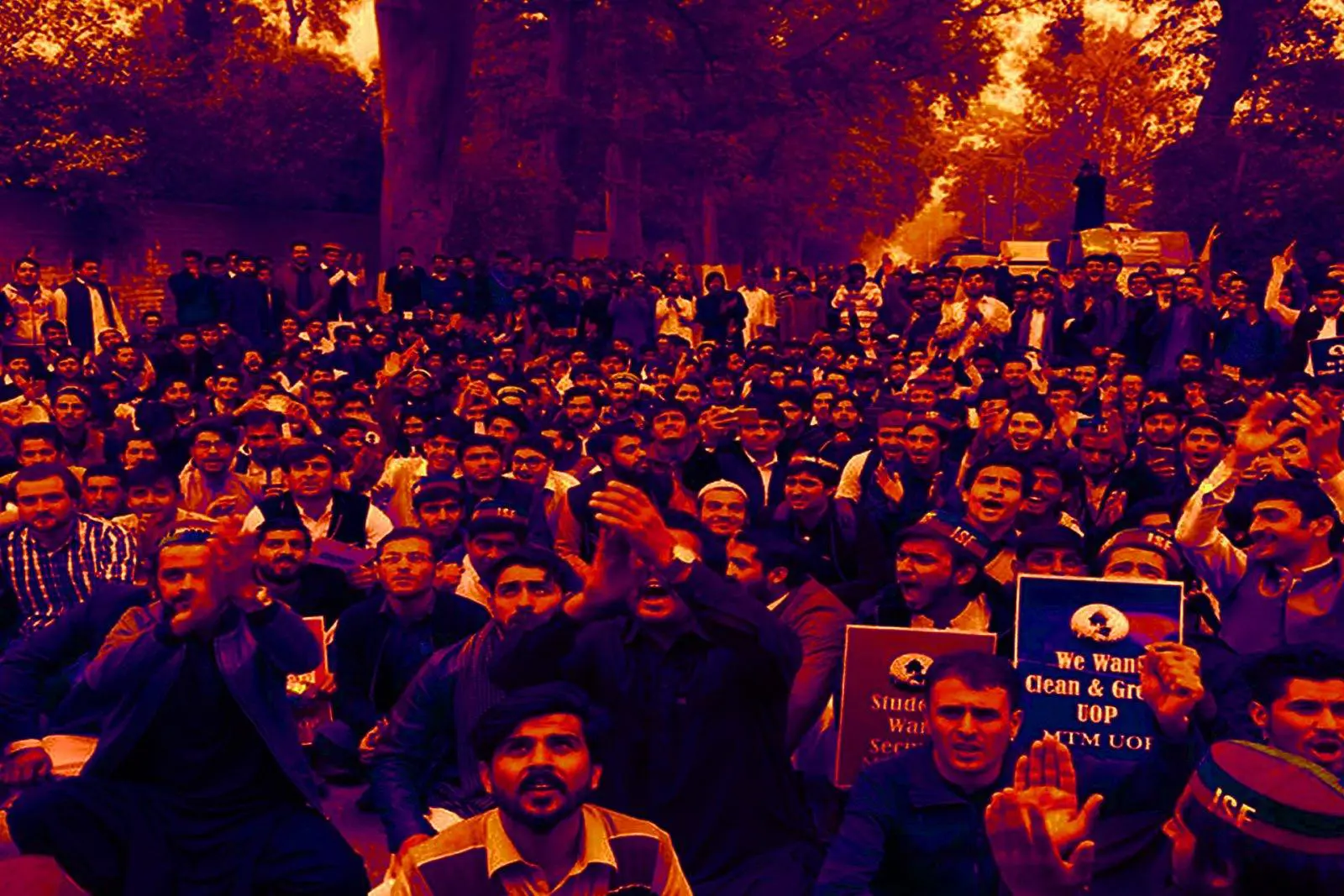 Students protesting: UoP protesters threaten campus lock down