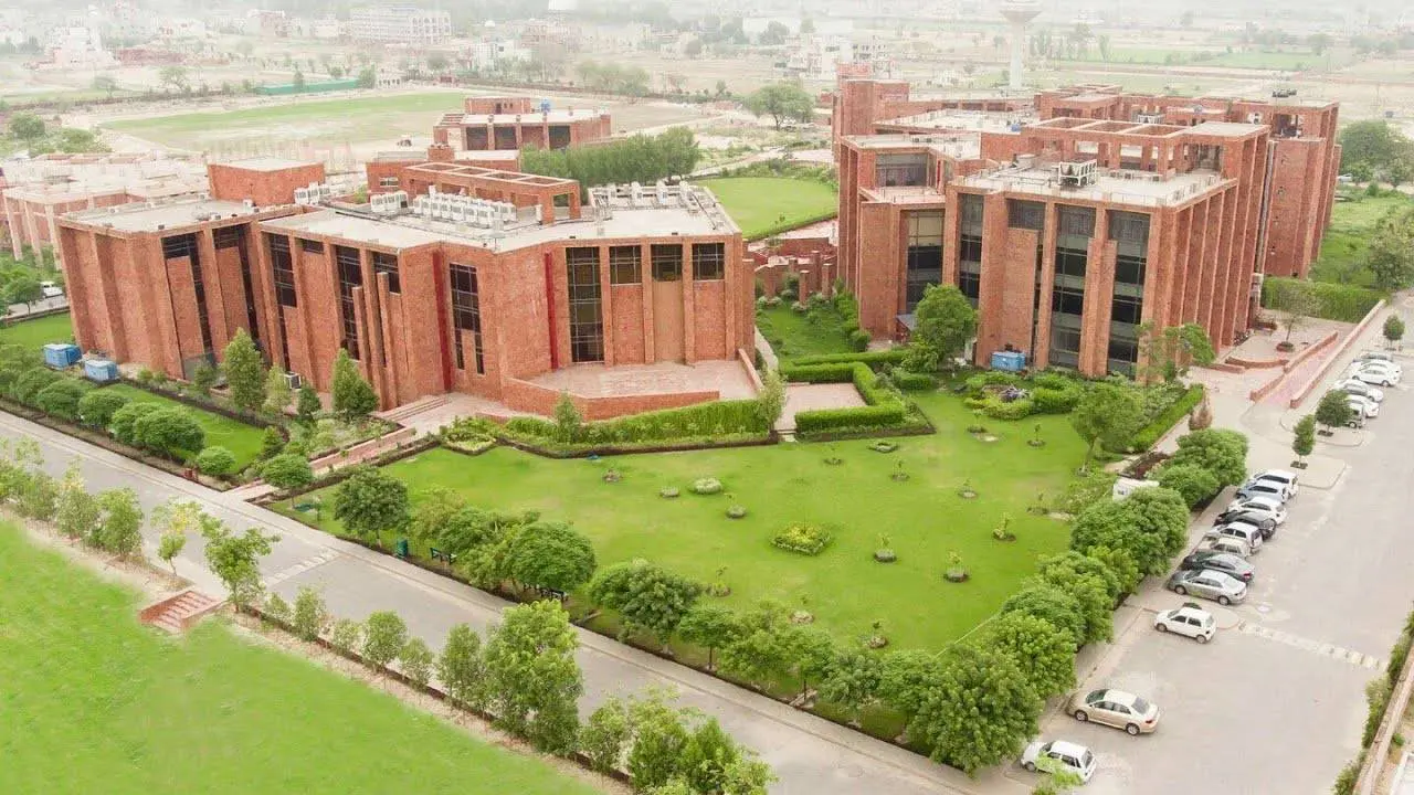 BNU Holds 12th Convocation