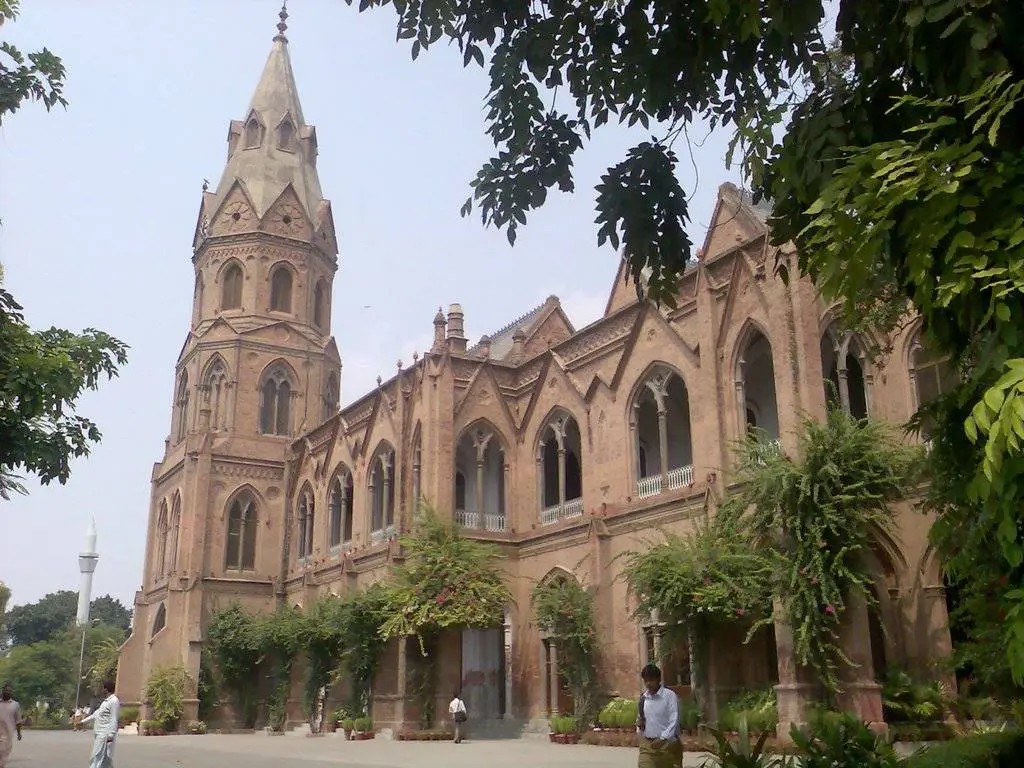 11 Languages At GCU Lahore