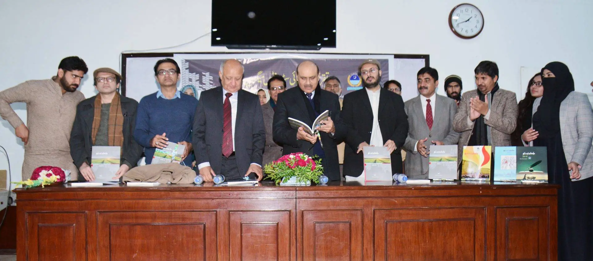 VC UAF Dr. Muhammad Ashraf Launches The New Edition Of Kisht-e Nau