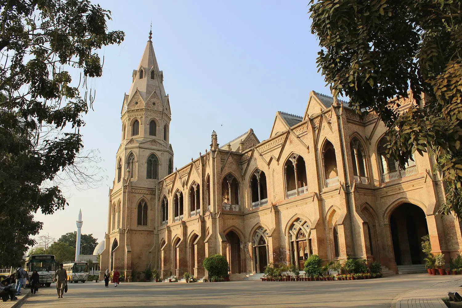 GCU & P&D Board Join Hands For Better Policy Making