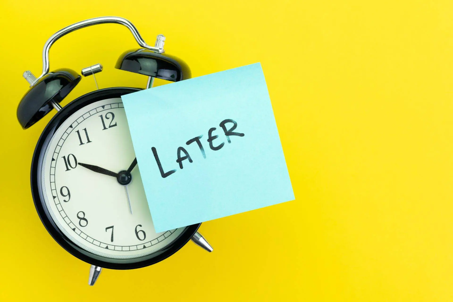 PROCRASTINATION AND 6 EFFECTIVE WAYS TO FIGHT IT