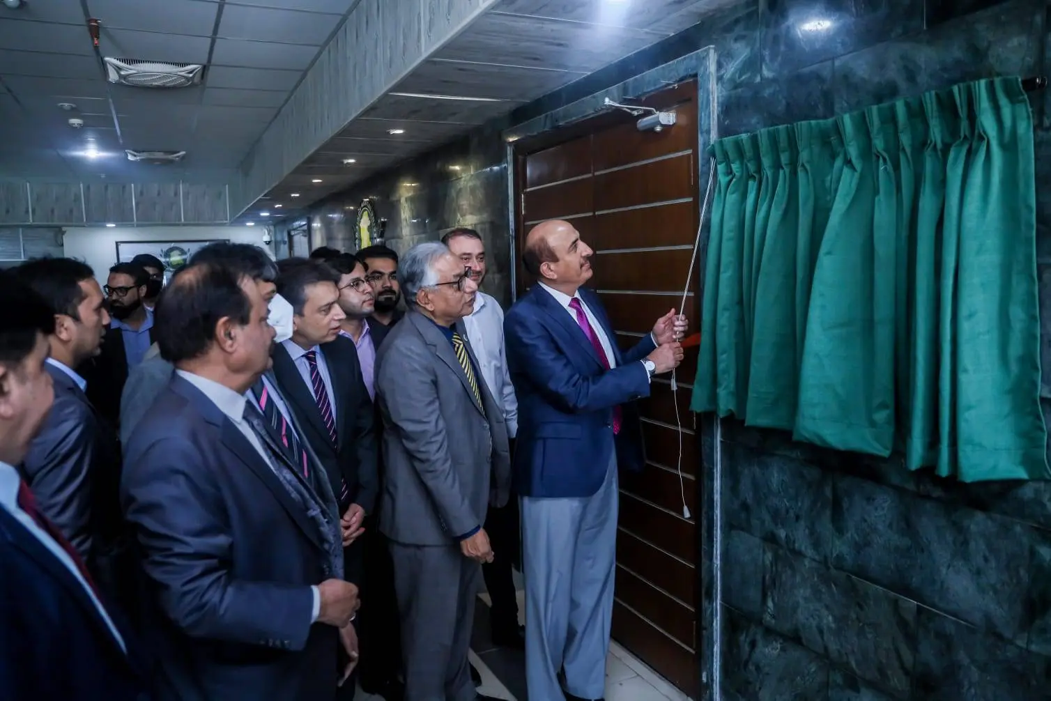 Minister Ismail Rahu inaugurates new lecture hall at JSMU