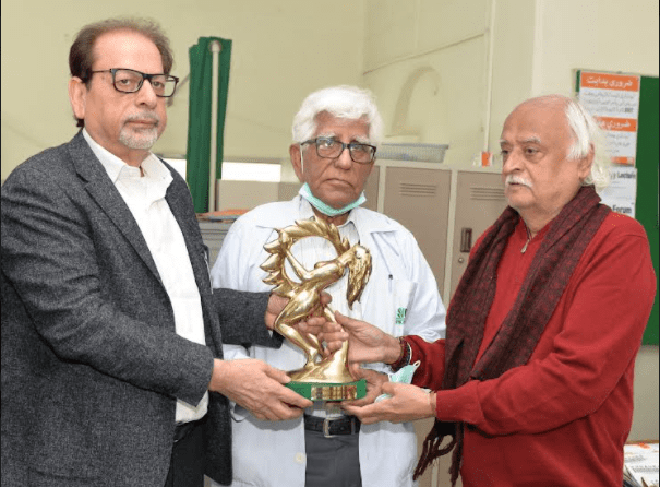 Lifetime Achievement Award for SIUT