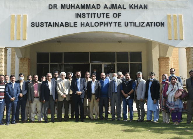 SHU VC urges collaborative research among halophyte biologists