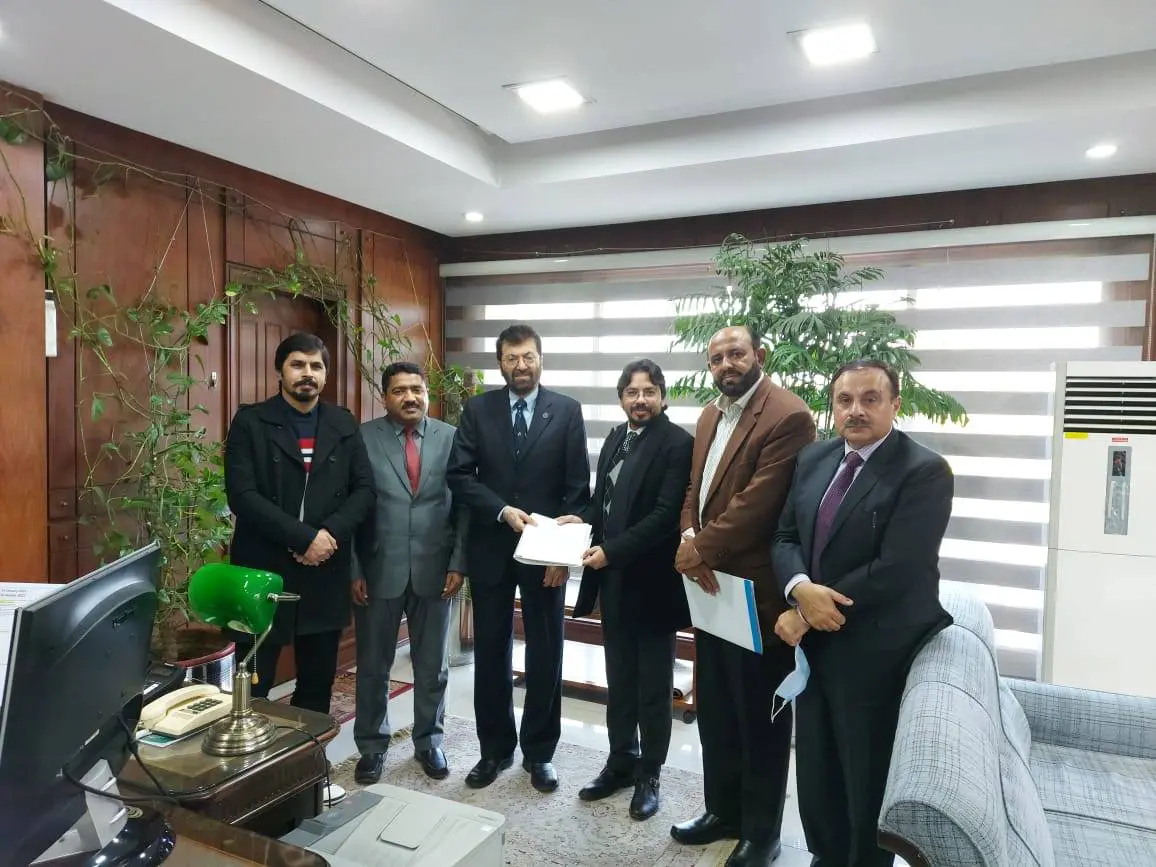 University teachers call on Chairman HEC Tariq Banuri