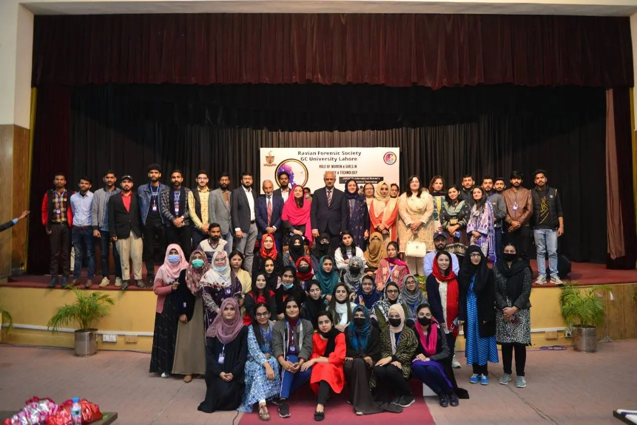 GCU holds awareness seminar against excessive use of mobile phones, social media