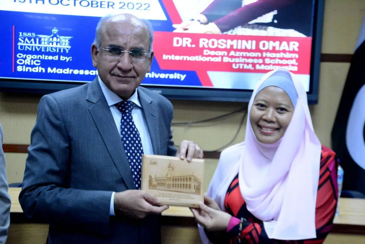 Dr Rosmini Omer at SMIU