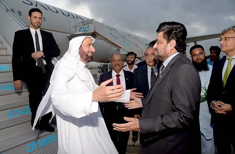 Commissioner Karachi requests 5000 school students to welcome Saudi Hajj Minister