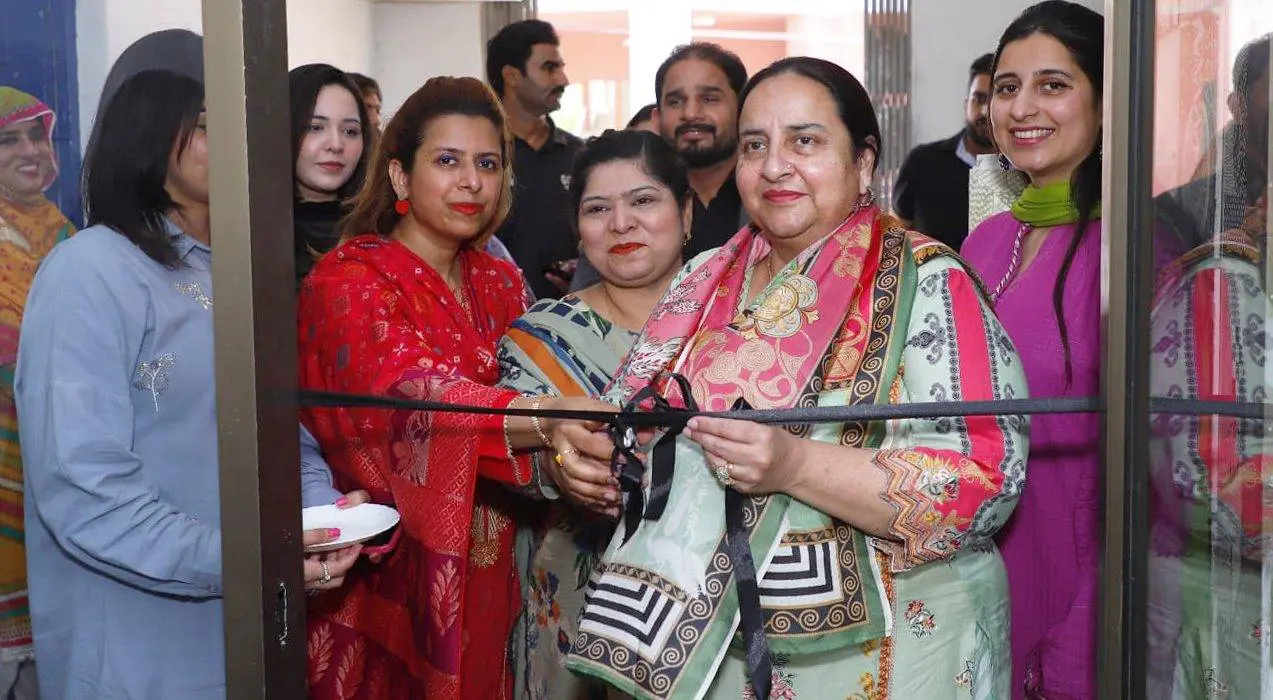 GCWUF organizes Graphic Design Degree Show