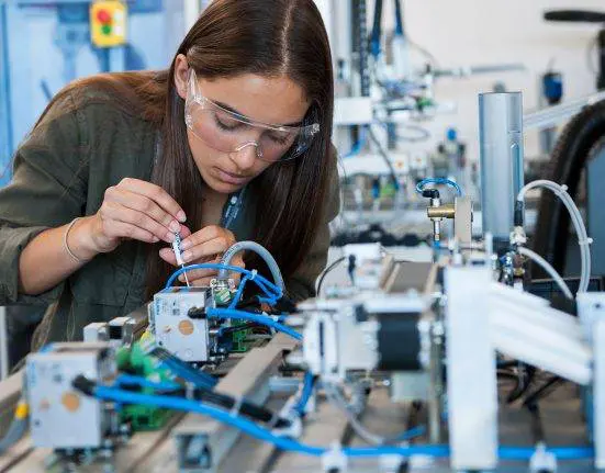 Benefits of Studying Mechatronics