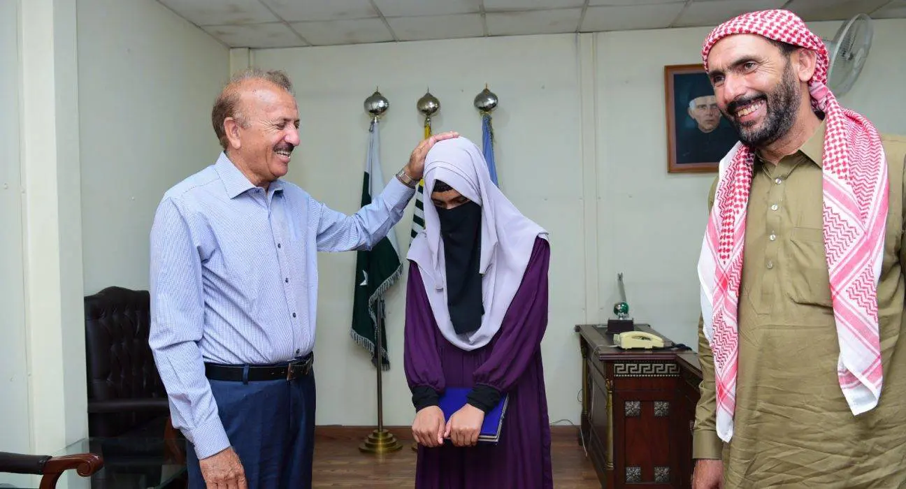 UAJK Honors Top Intermediate Student