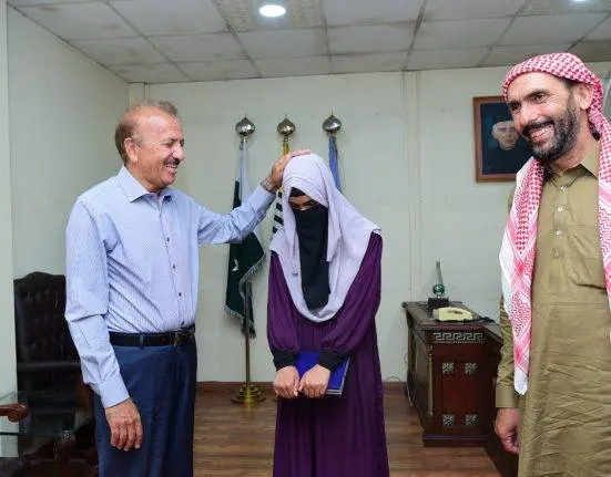 UAJK Honors Top Intermediate Student