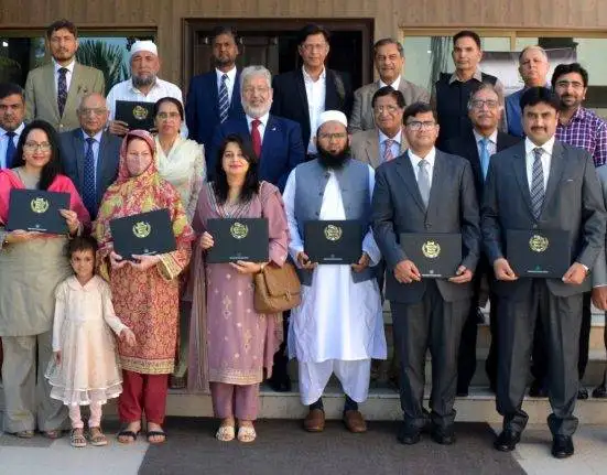 HEC Confers Research and Teaching Awards