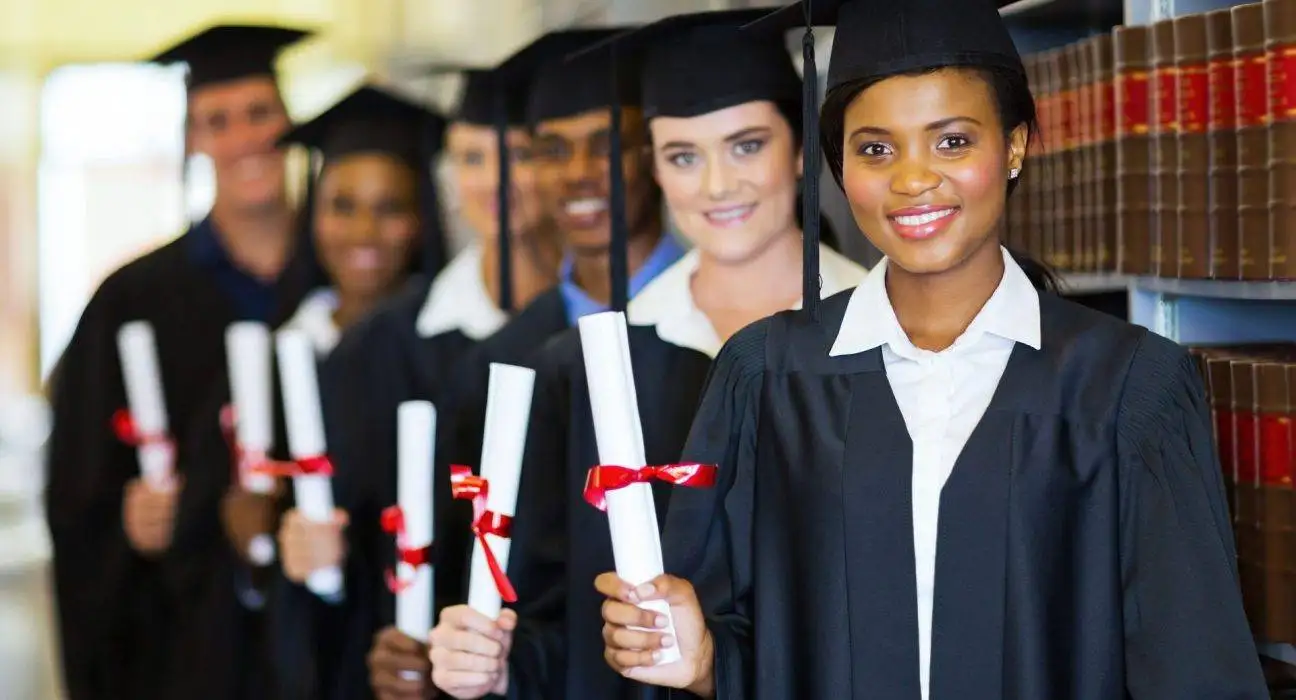 10 Best Scholarships for Law Students in the World