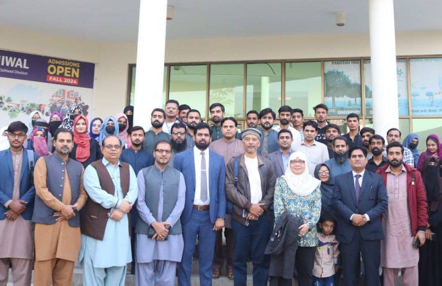 Dr Khalijah Awang at Sahiwal University