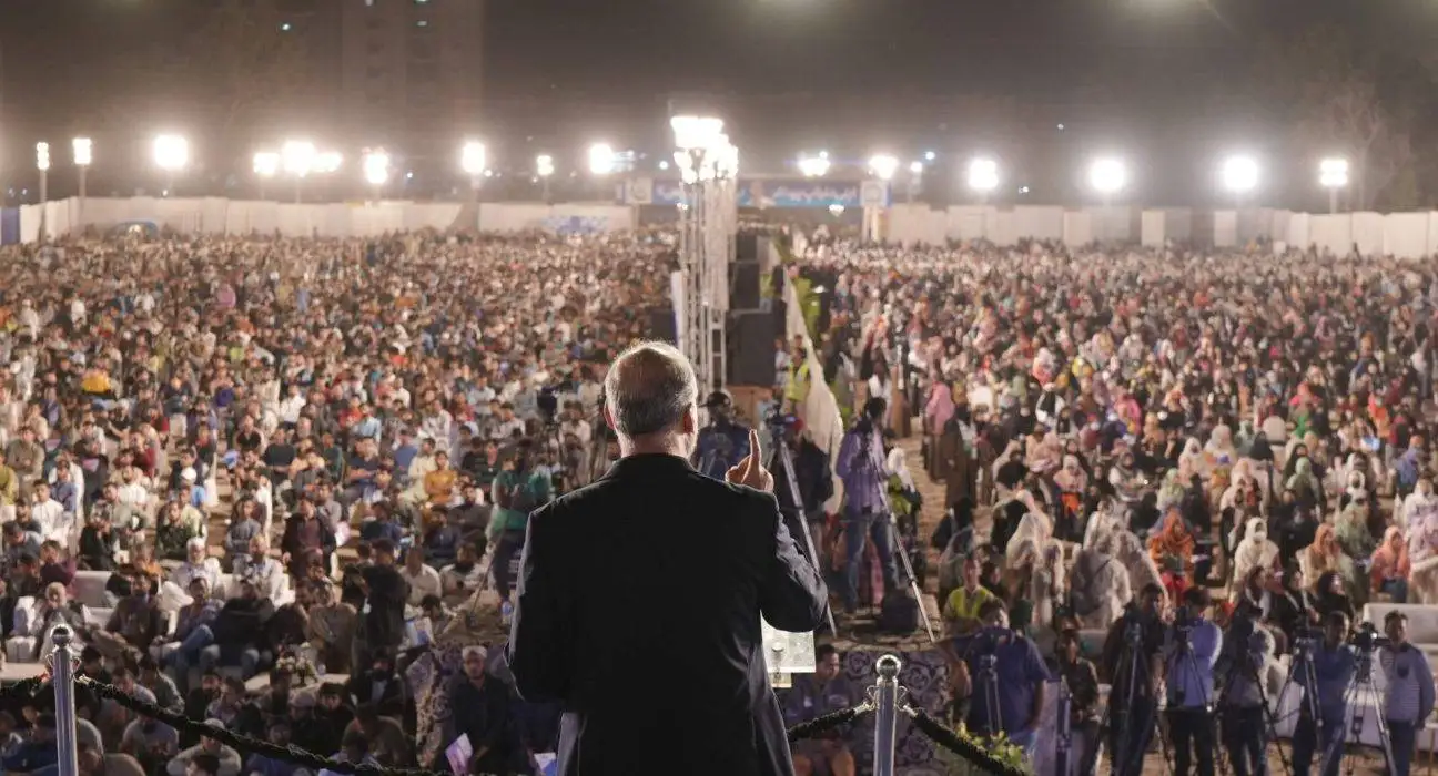 Free Laptops for BanoQabil Graduates