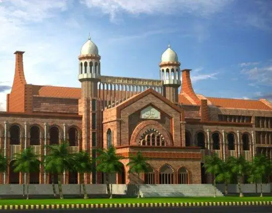 LHC Orders Re-registration of Schools in Punjab