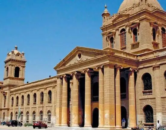 Karachi Colleges Banned from Accepting Cash Payments