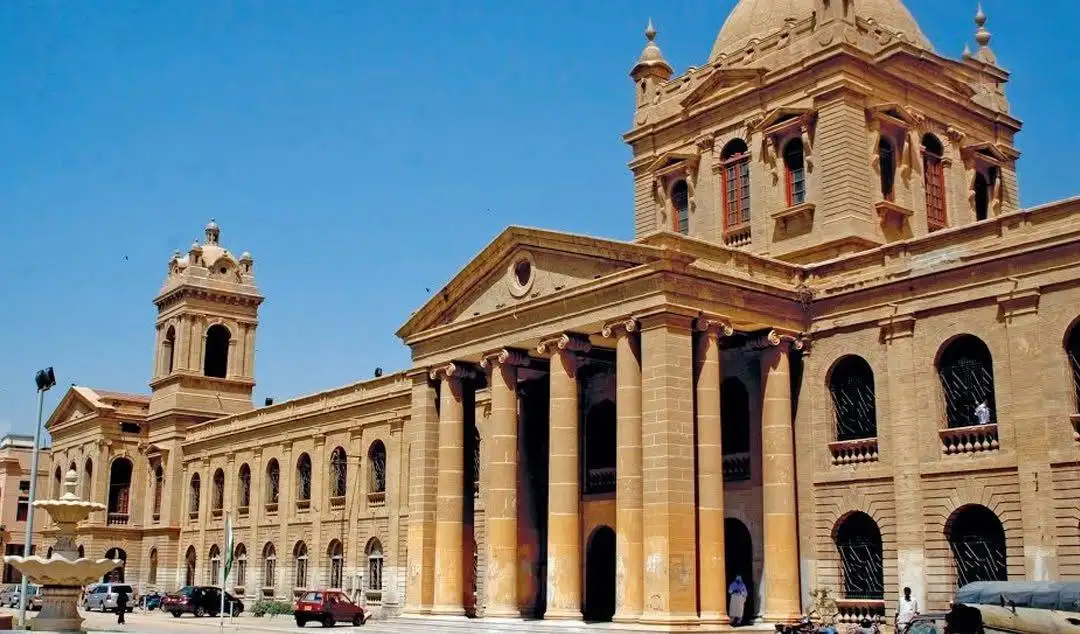 Karachi Colleges Banned from Accepting Cash Payments