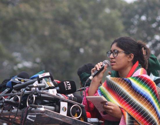 Activist Rejects Women of Courage Award