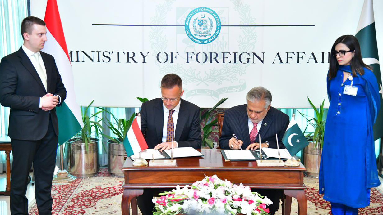 Hungary Offers 400 Scholarships to Pakistani Students