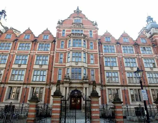 Best Majors for Pakistani Students at LSE