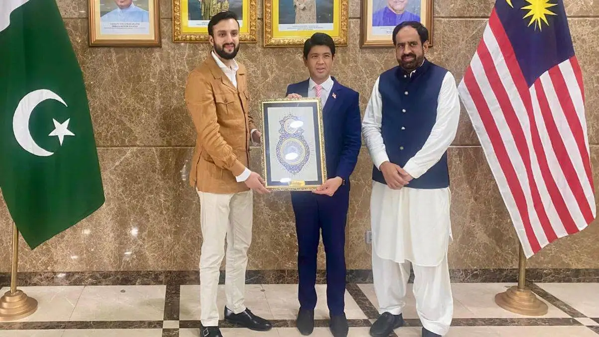 UMT President Meets Malaysian Envoy