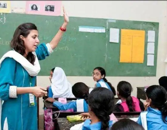 Sindh Rolls Out First-Ever Teacher Licenses