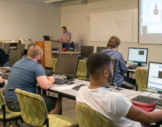 Benefits of Earning a Degree in Computer Science in 2025