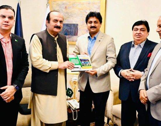 Federal Govt to Launch Free Laptop Scheme for Karachi