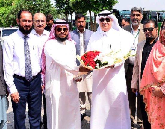 Gift of buses from Saudi Arabia boosts facilities at IIUI