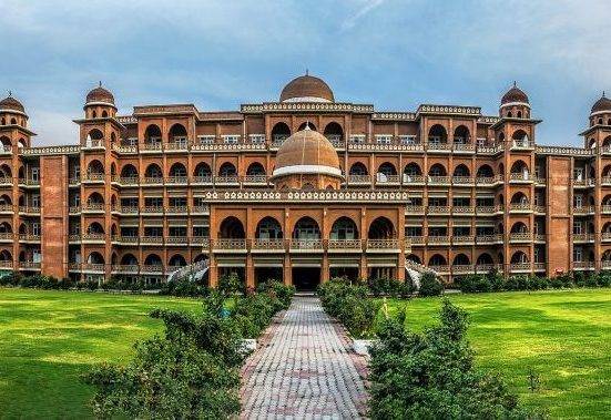 Peshawar University Shuts Nine Programs