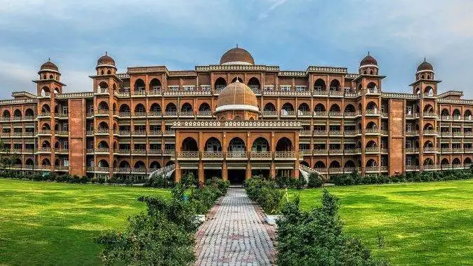 Peshawar University Shuts Nine Programs