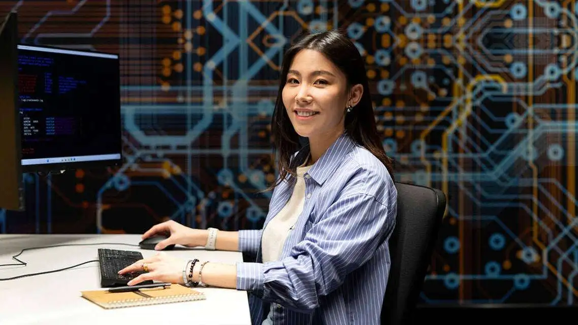 Benefits of Pursuing an IT Degree in 2026