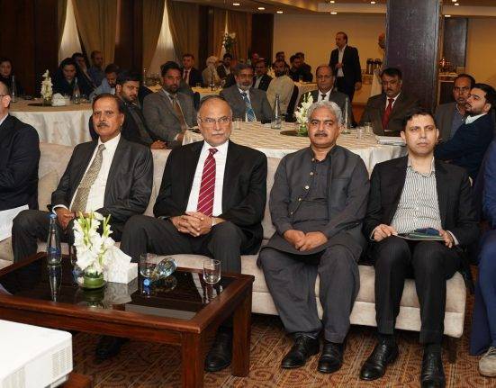 Pakistan Seeks PhD Scholarships in China