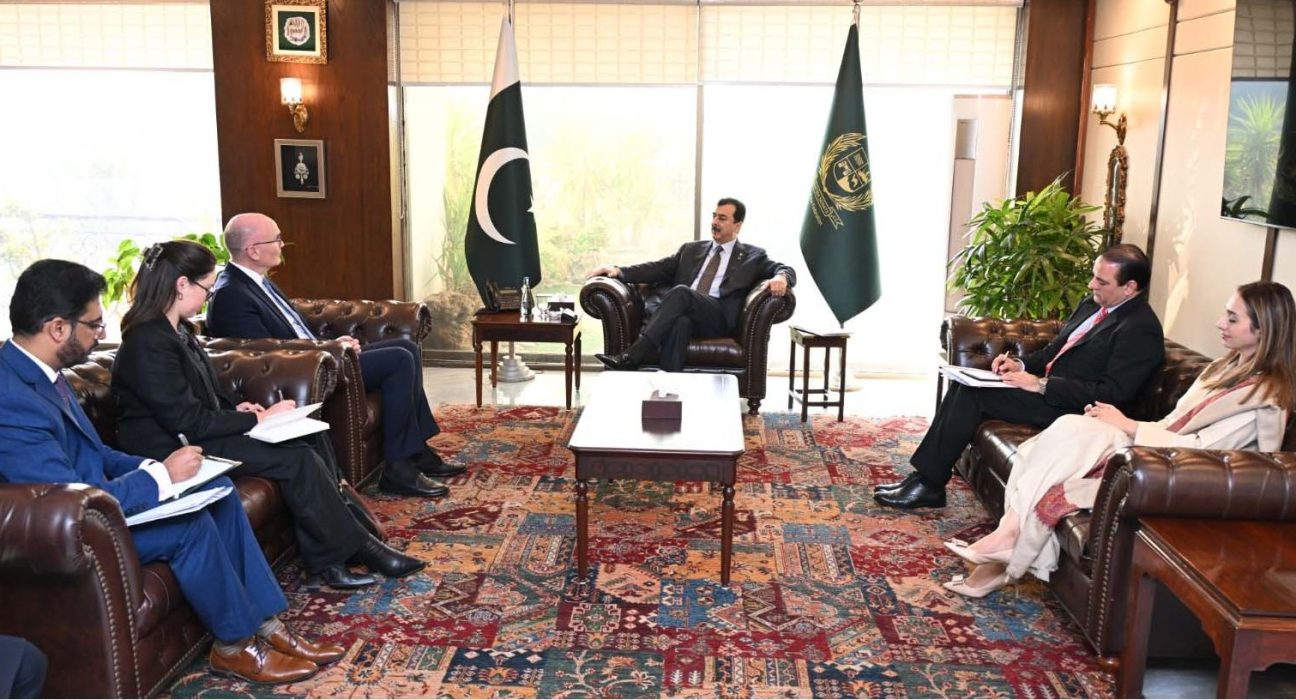 Education Bridges Pakistan and Australia in Gilani-Kane Talks