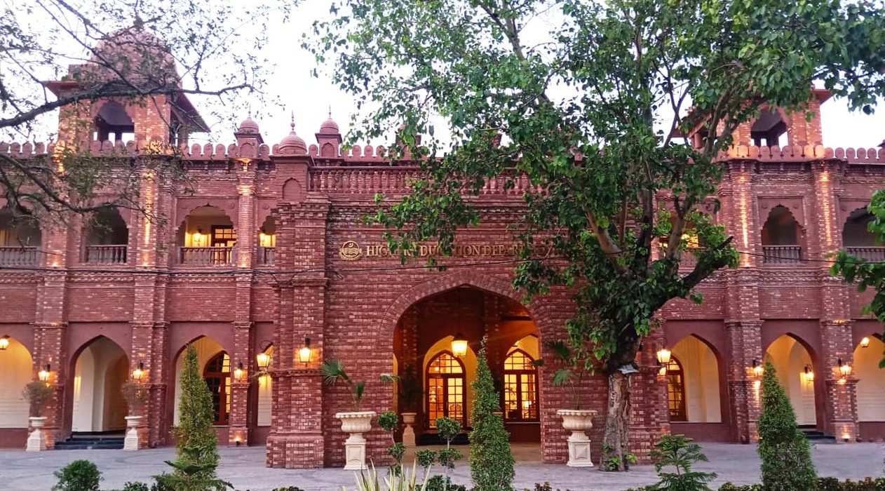 Punjab to Hand Over 76 Commerce Colleges to Universities