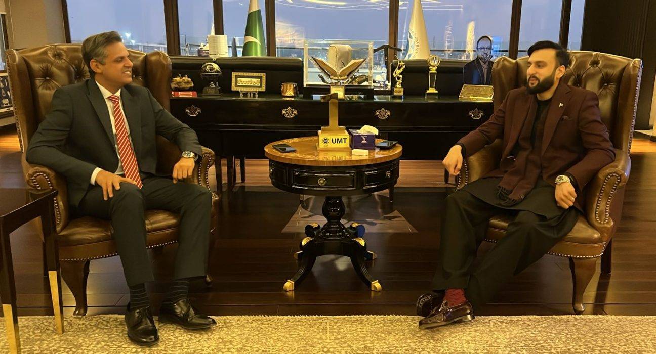 Transport Minister Visits UMT