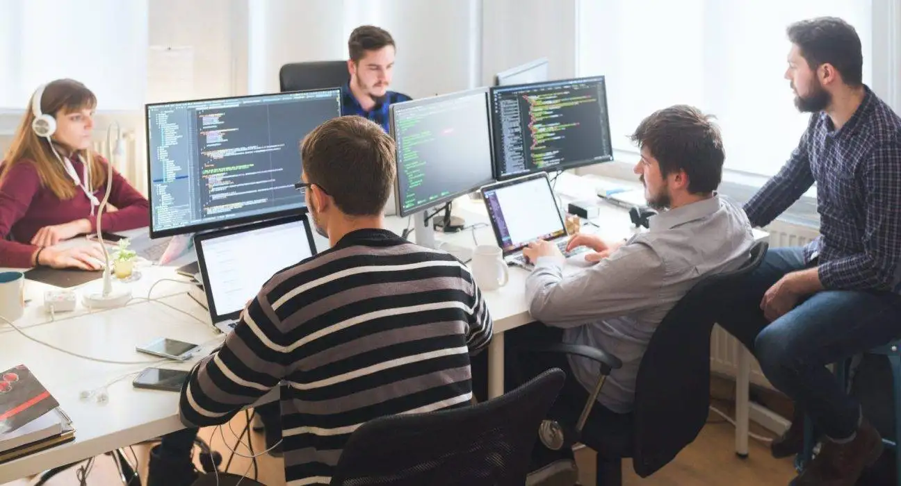 Benefits of Pursuing a Degree in Computer Science