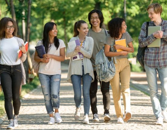 Best Seasons to Apply for Foreign Universities