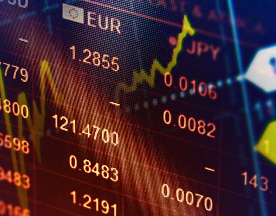 10 High-paying Careers after Economics Degree