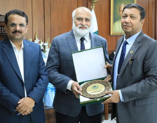COMSTECH and HEC Agree to Strengthen Cooperation