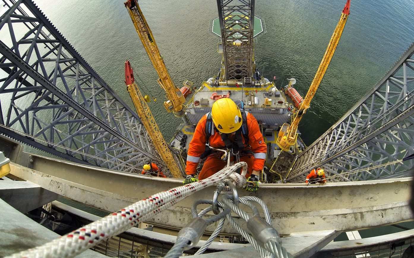 10 Most Dangerous Yet Highest Paying Jobs | Academia Mag
