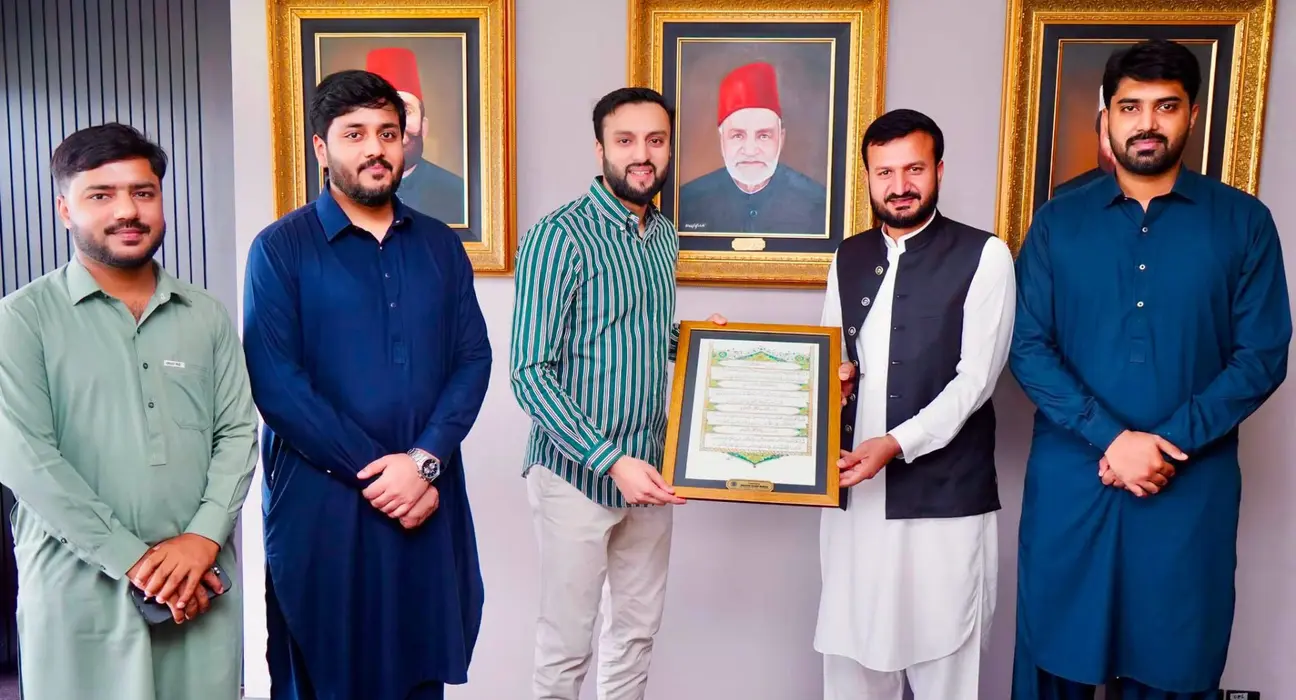 UMT Chairman Meets IJT Leadership