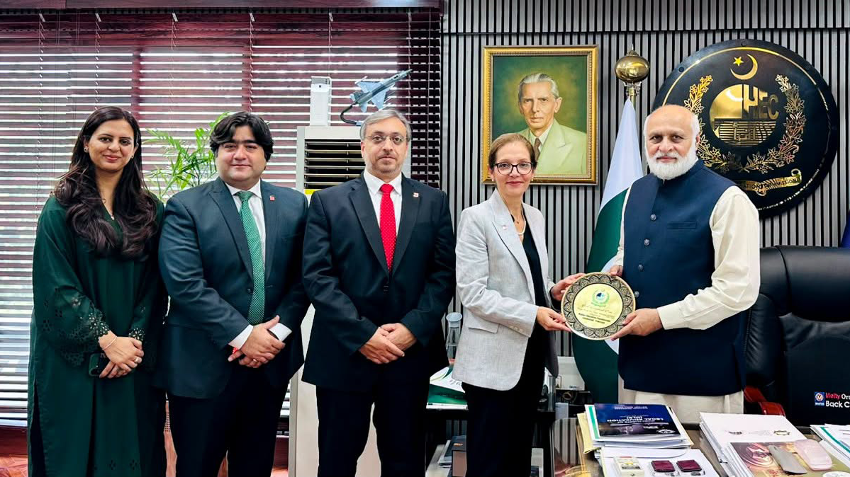 HEC and ACCA Seek Stronger Links