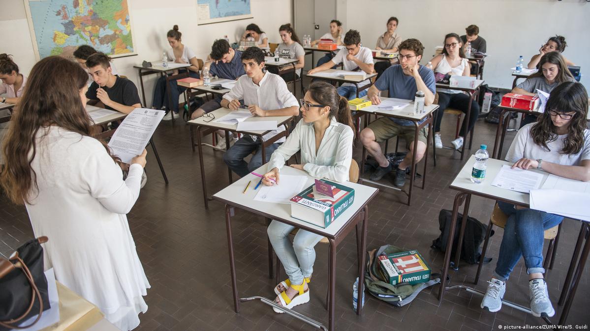Italy Plans School Veil Ban and Tighter Limits