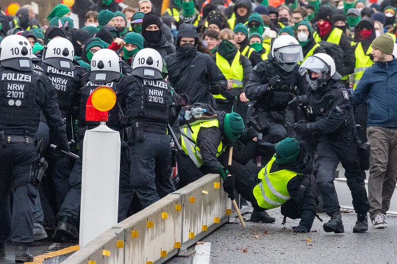 German Students Rise Up Over Education Crisis